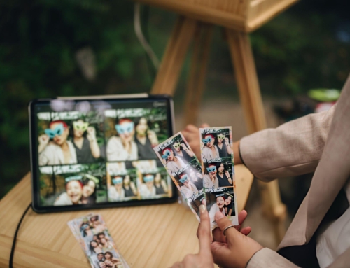 Solving The Guest Book Dilemma With Wedding Photo Booths